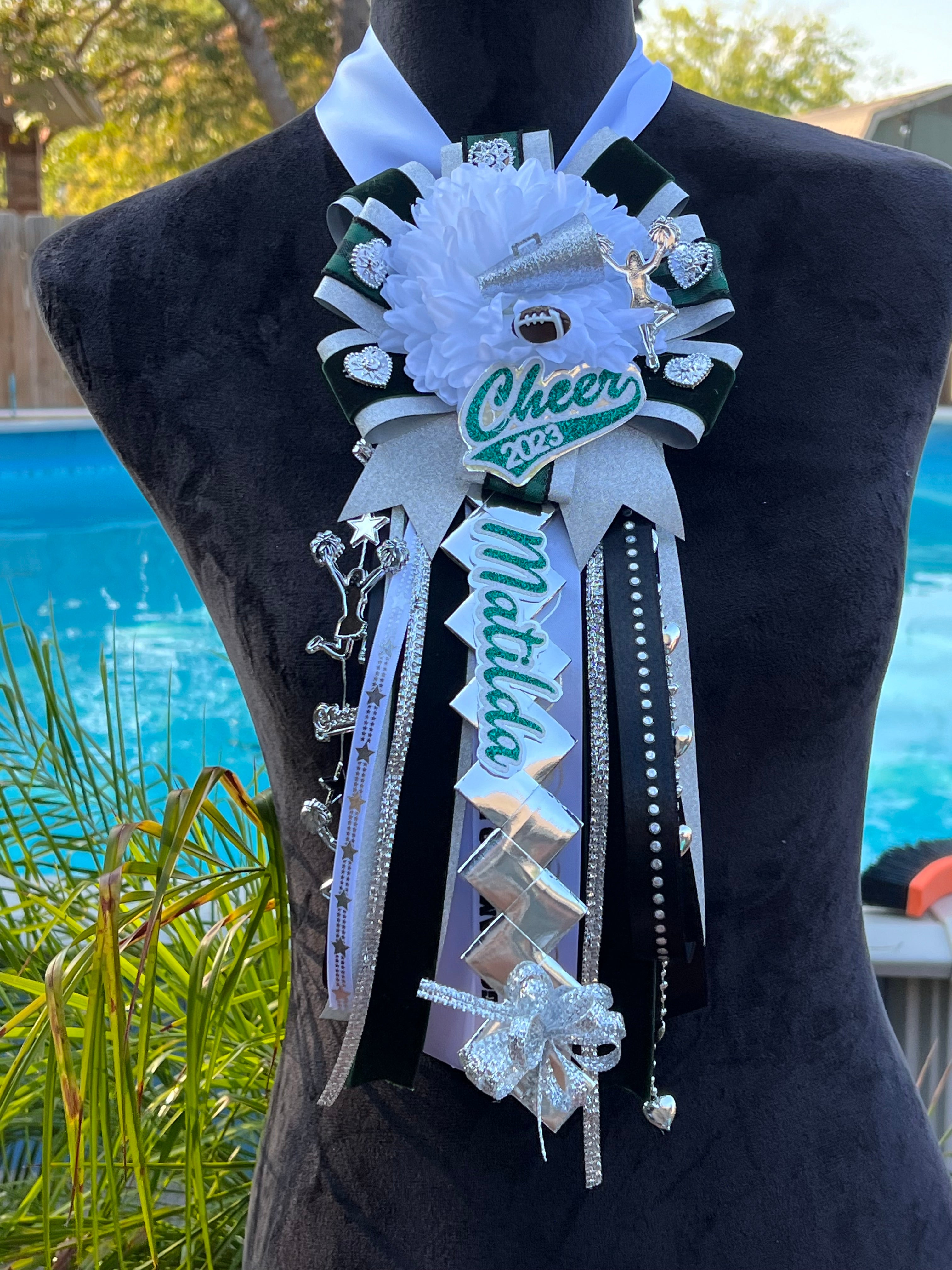 Homecoming Mum, Elementary
