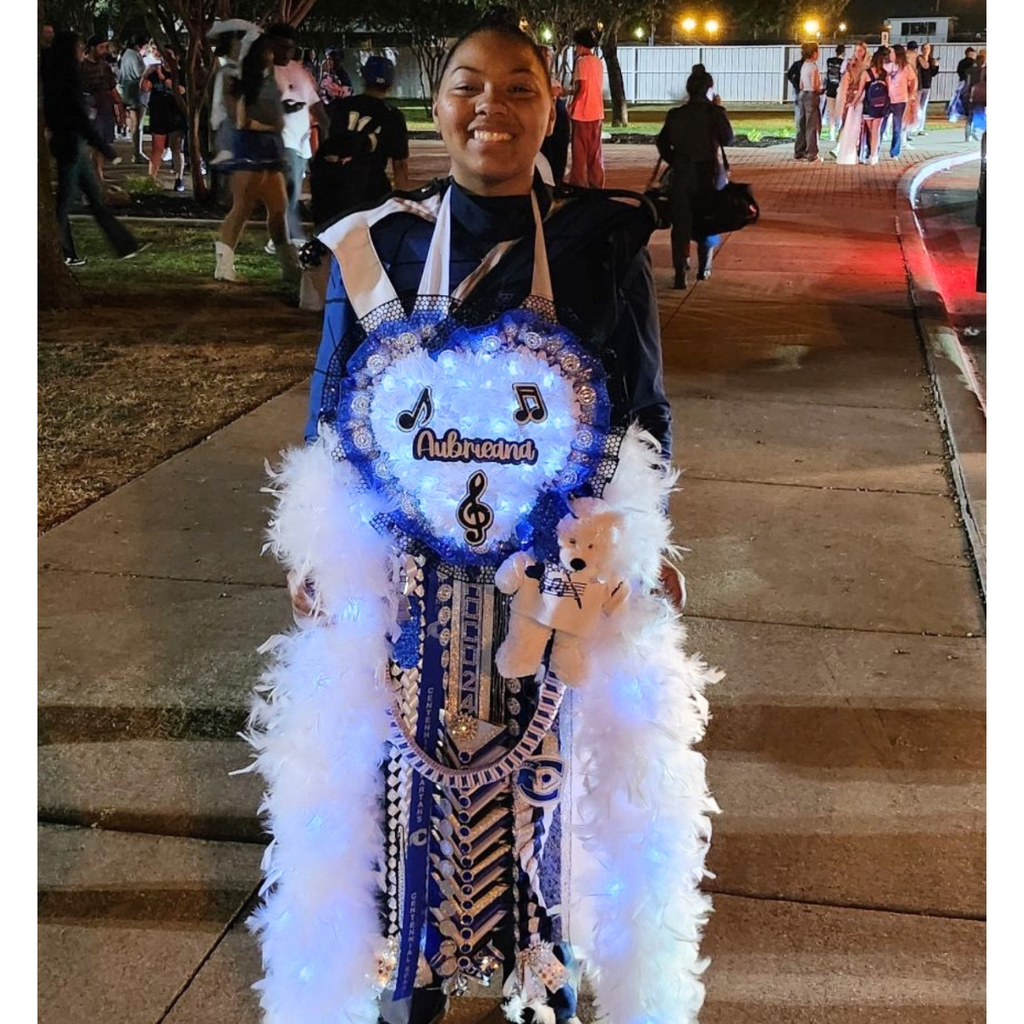 Homecoming Mum, Triple Heart (recommended Junior)